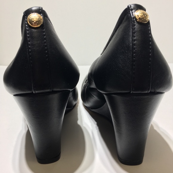EUC Vince Camuto Black Leather Wedges Size 11.5 - Picture 6 of 8